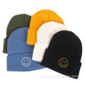 Mannen vrouwen glimlachen gezicht beanies
